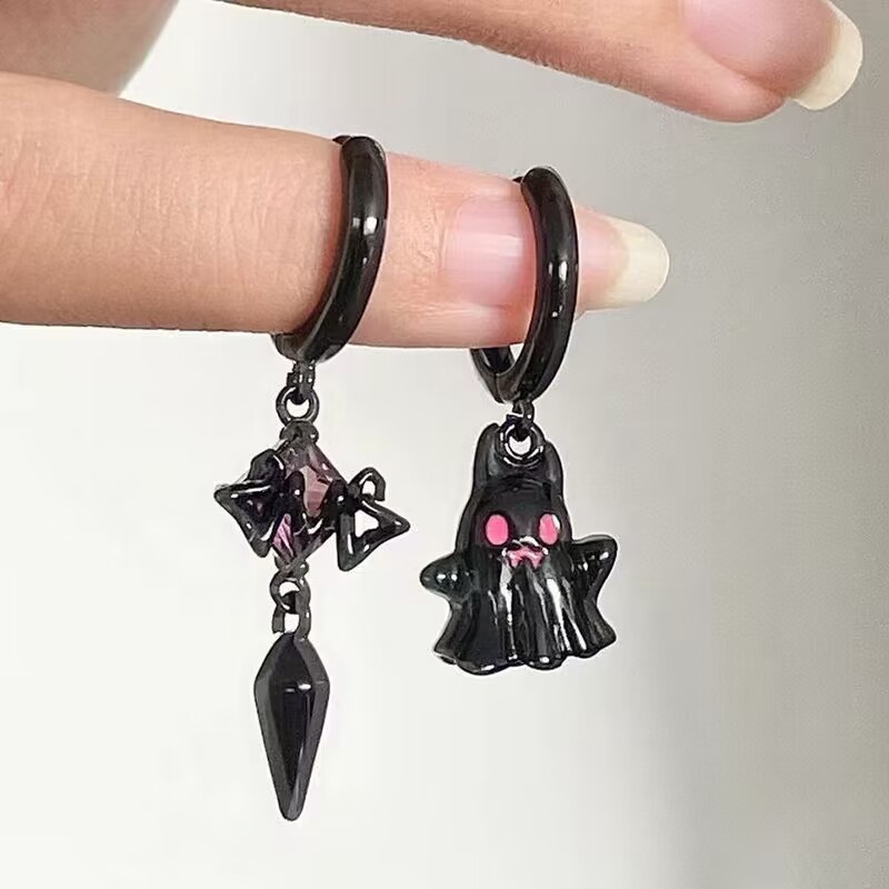 Gothic Punk Hantu Hitam Menjuntai Anting Wanita Gadis Kepribadian Vintage Trendi Asimetris Drop Earring Perhiasan Y2k Aesthetic Piercing Telinga Gesper