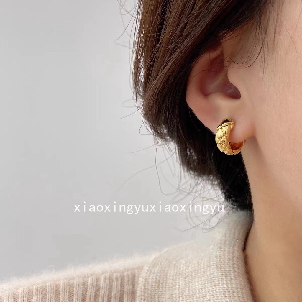 Anting Hoop Motif Belah Ketupat Korea Anting Lingkaran Grid Minimalis Perancis