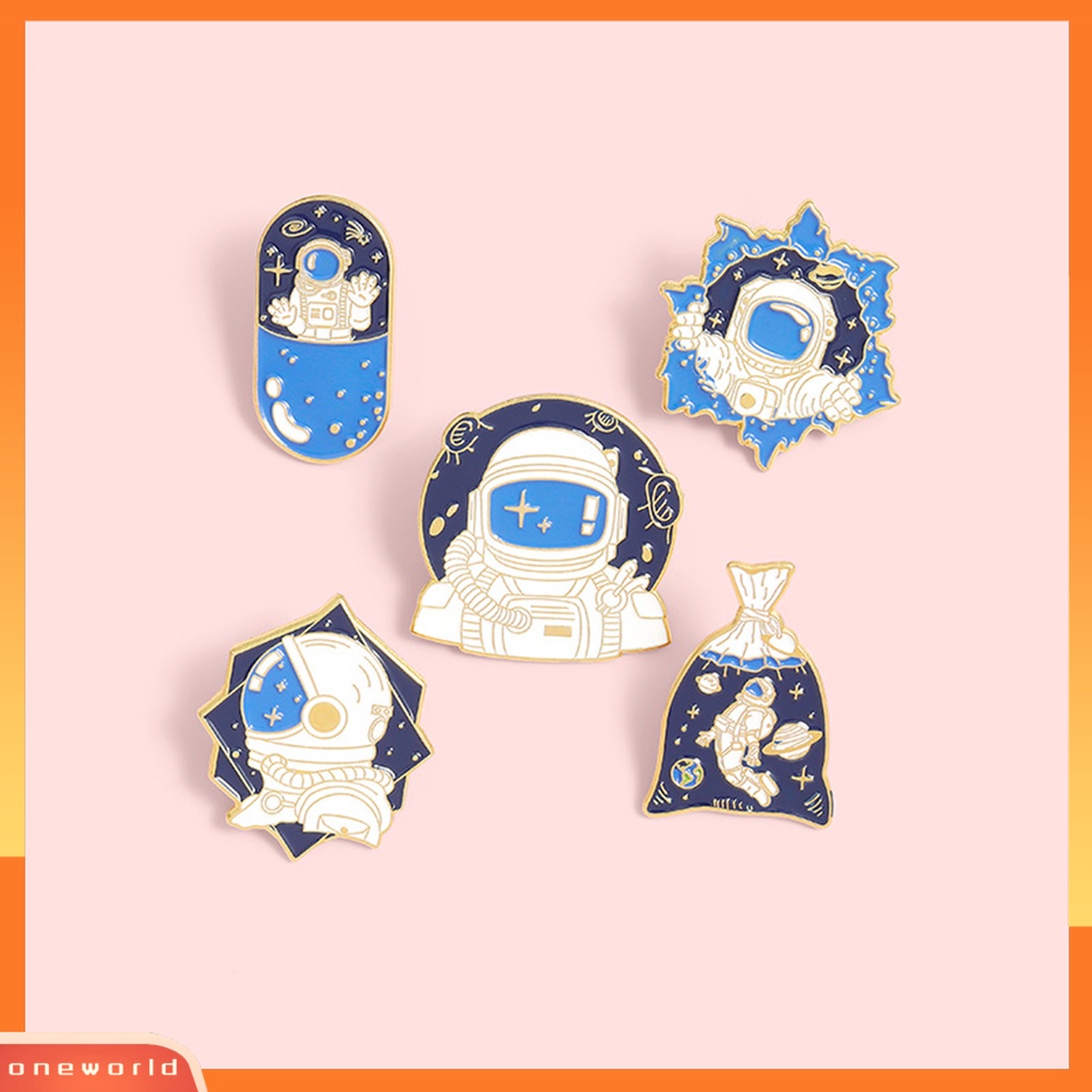 [ONE] Bros Pin Kartun Astronot Koleksi Planet Spaceman Brooch Baju Dekor