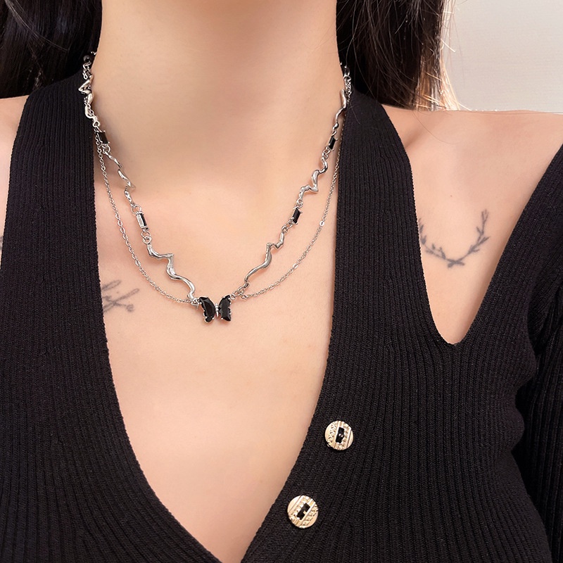 Hadiah Untuk Wanita Gadis Perhiasan Y2K Liontin Kalung Goth Kepribadian Rantai Kalung Kpop Halloween Streetwear Punk Kupu-Kupu Patchwork Choker Kalung Vintage Klavikula Kalung