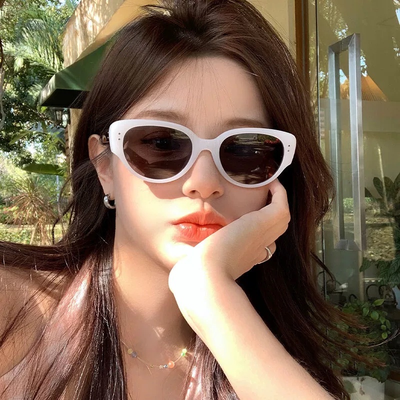 Papaozhu Korea Perlindungan UV400 Cat Eye Frame Sunglasses Untuk Wanita Pria Keren Outdoor Mengemudi Shades Ins Gaya Eyewear Daily Jewelry