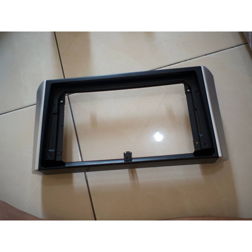 Frame head unit android 9 inch livina / xpander