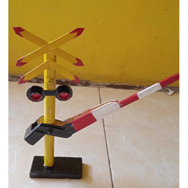 Mainan miniatur Palang Pintu Kereta Api Indonesia panjang 30cm