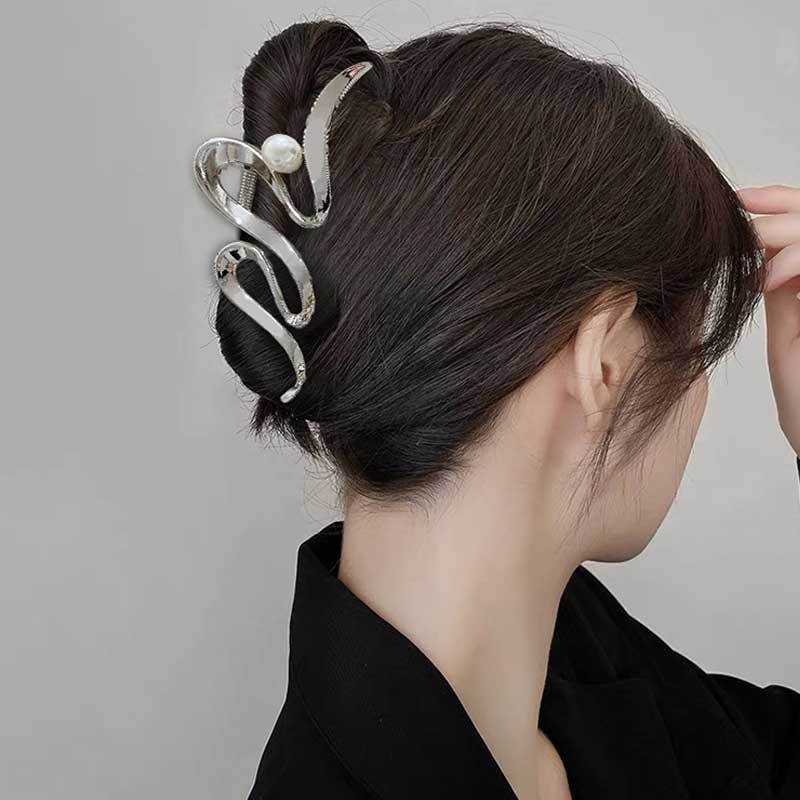 Mutiara Imitasi Sederhana Paduan Hiu Klip Korea INS Gaya Wanita Gadis Elegan Ponytail Holder Aksesoris Rambut Vintage Bentuk Tidak Teratur Gelombang Geometris Berongga Besar Cakar Rambut