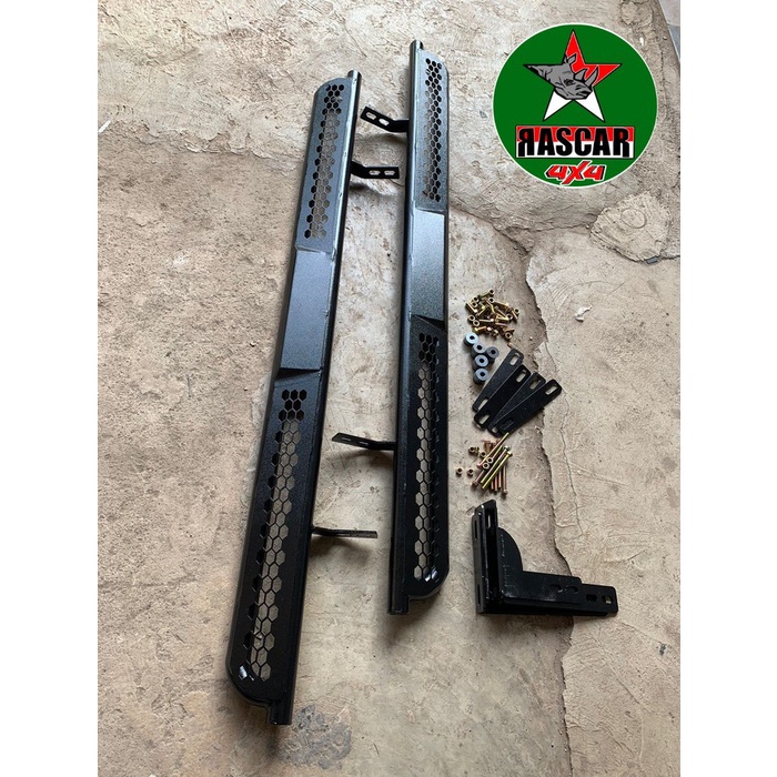 FOOTSTEP MOBIL/INJAKAN MOBIL MODEL JARING NAVARA