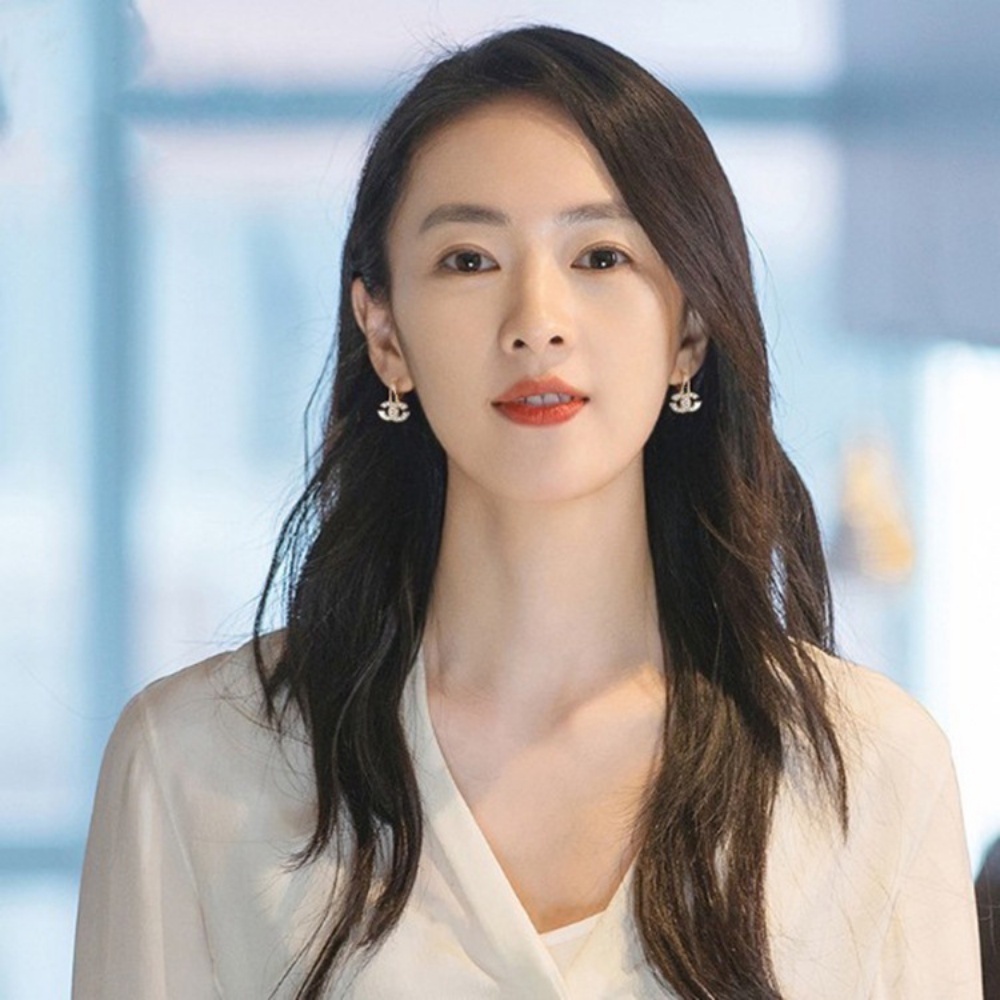 Korea Ganda C Anting Wanita Musim Panas Tren Baru High-end Rasa Cahaya Mewah Cocok Untuk Wajah Bulat Kecil Harum Anting Angin Wanita Manis Perhiasan Hati