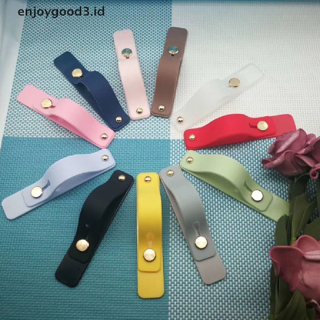 [Rready Stock] 1pcs Universal Silicone Phone Holder Finger Ring Wristband Strap Push Pull Grip Stretch Stand Candy Hand Band (ID)