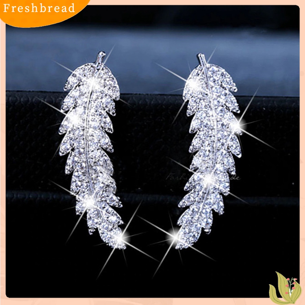 &lt; Freshbread &gt; 1pasang Anting Wanita Daun Berlian Imitasi Perhiasan Electroplating Sparkling Stud Earrings Untuk Pernikahan