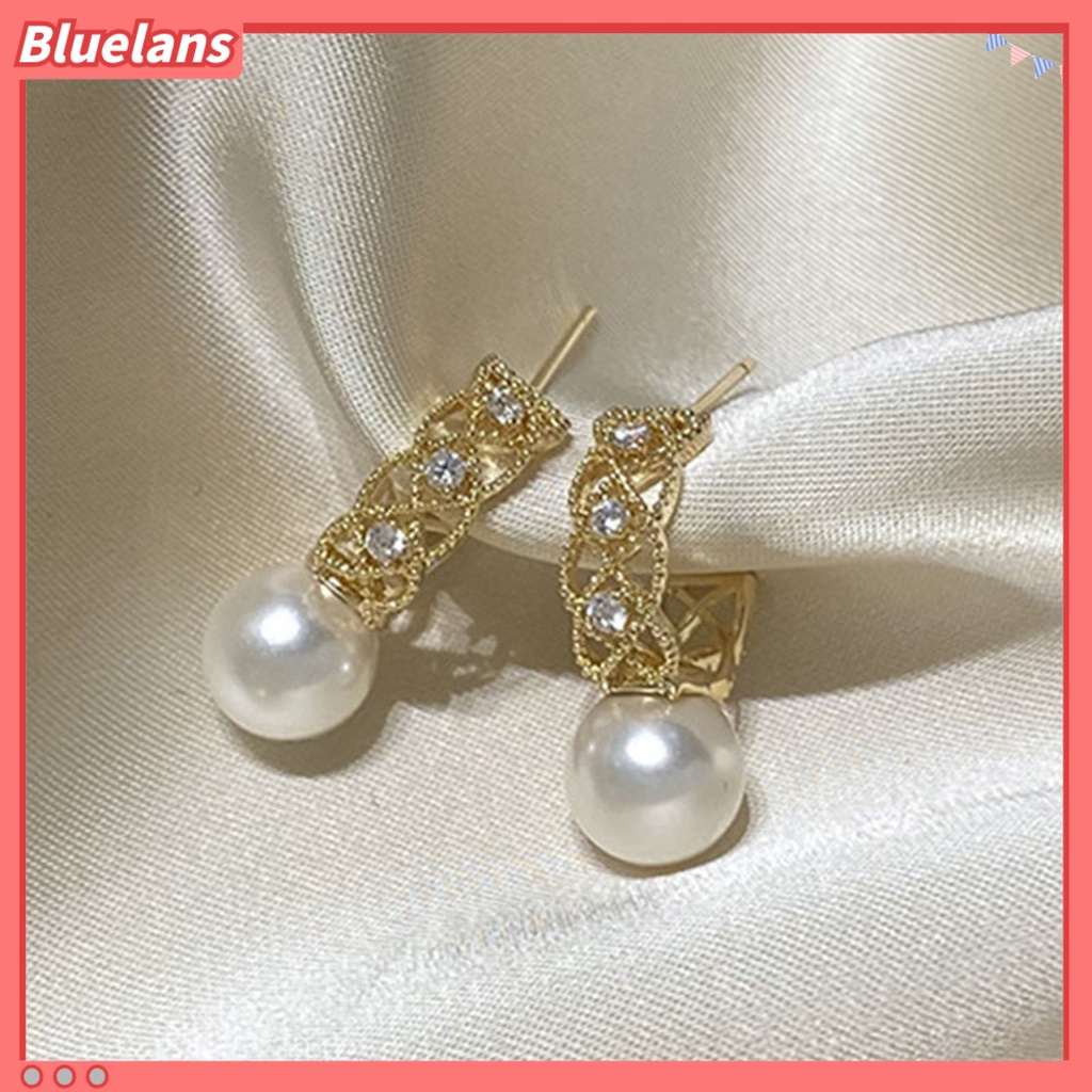 {In Stock} 1pasang Anting Hoop Bersinar Mutiara Imitasi Temperamen Geometris Elegan Hias Hadiah Wanita Berongga Keluar Lingkaran Anting Perhiasan Fashion Untuk Perjamuan