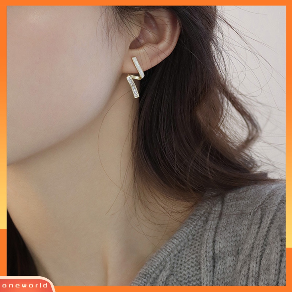 [EONE] 1pasang Anting Stud Vintage Berlian Imitasi Bentuk Geometris Warna Tinggi Pengikat Tahan Aus Dekorasi Gaya Perancis Elegan Bentuk Z Wanita Earrings Aksesoris Pakaian