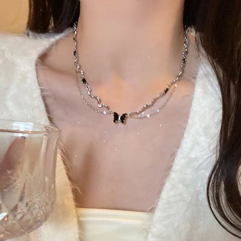 Kalung Geometris Kupu-Kupu Kristal Fashion Alloy Untuk Wanita