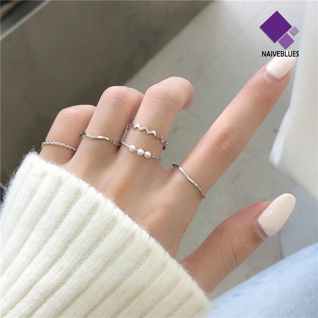 &lt; Naiveblues &gt; 5Pcs Cincin Jari Bergelombang Gaya Jepang Korea Mutiara Imitasi Set Electroplating Stackable Untuk Pesta