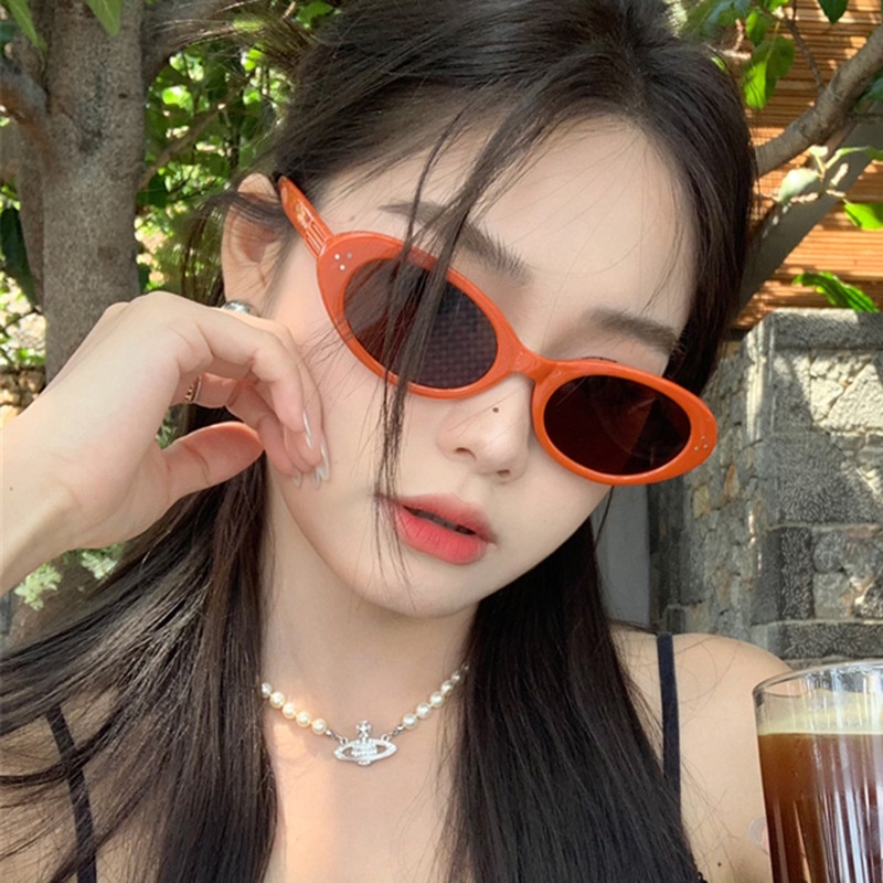 (YUZHU) Oval Padi Spike Kacamata Hitam Mode Baru Vintage Y2K Babes Sunglasses Untuk Wanita