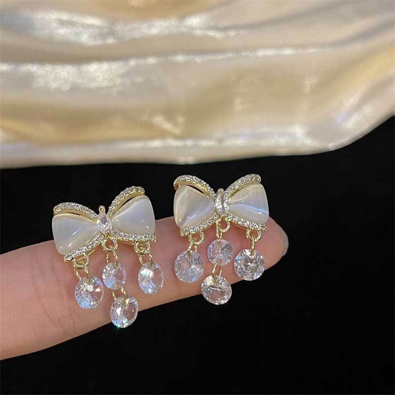 Busur Prancis Berlian Imitasi Rumbai Temperamen Super Peri High-End Niche Earrings