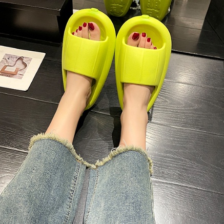 Sendal Banana Anak Slop Perempuan Laki Laki Sandal Anak Pisang Unisex Slip On Rumah Empuk Lucu Sandal Selop Pisang