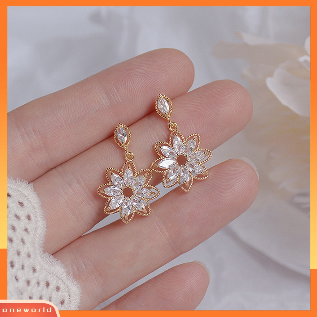 [WOD] 1pasang Drop Earrings Berongga Keluar Simetris Shiny Faux Crystal Bentuk Bunga Anting Pernikahan Perhiasan Perempuan