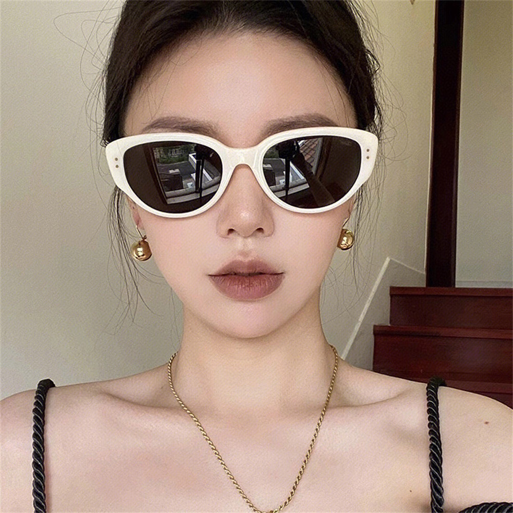 Retro Cat Eye Shades Dengan Perlindungan Uv Dan Lensa Anti Silau Untuk Gaya Jalanan Dan Perlindungan Matahari