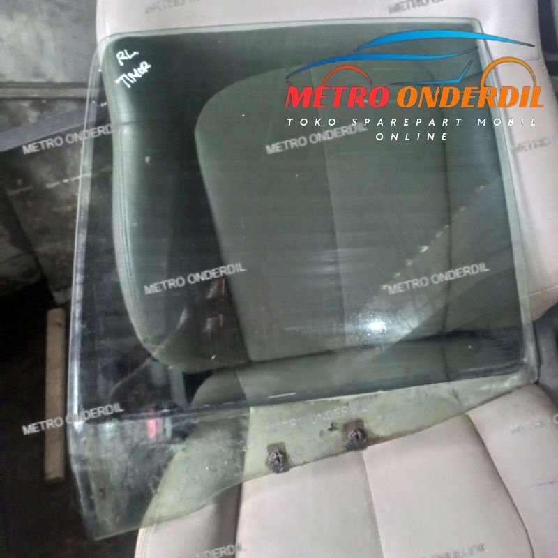 kaca pintu belakang kiri timor