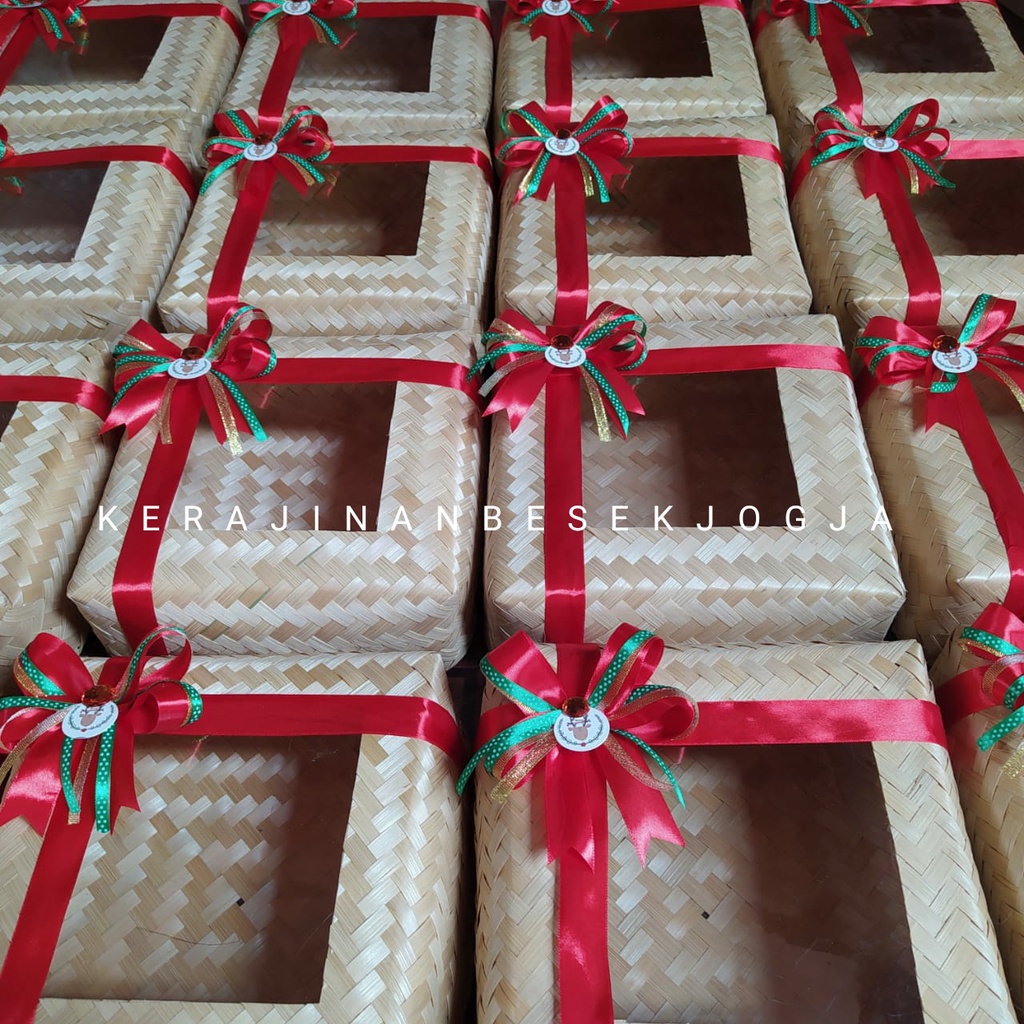 SEPASANG BESEK NATURAL + HIASAN NATAL ANEKA UKURAN besek mika besek pita besek natal natal 2021 bese