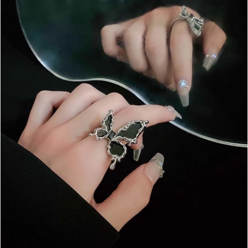 Cincin Kupu-Kupu Cair Hitam Fashion Baru Untuk Wanita Punk Logam Berlebihan Terbuka Dapat Disesuaikan Cincin Serangga Perhiasan Pesta