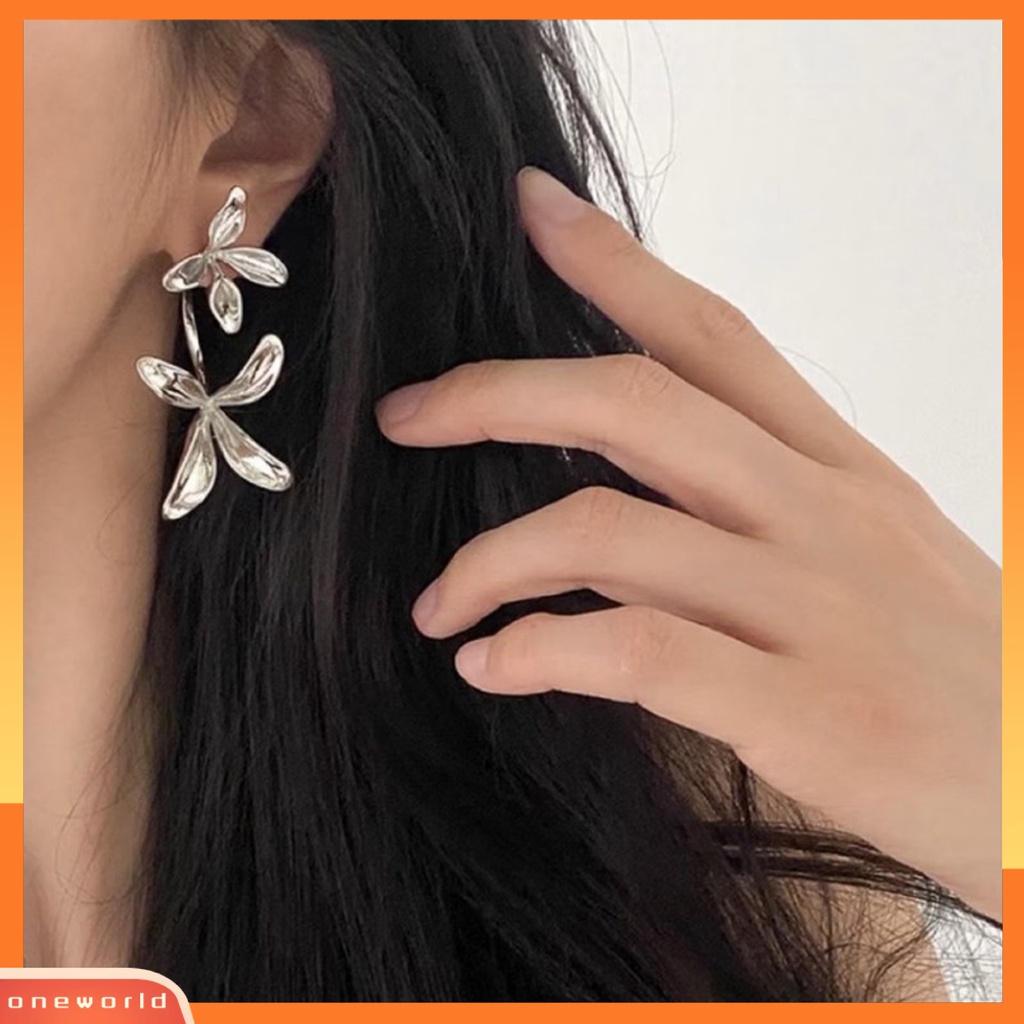 [OWR] 1pasang Wanita Anting Asimetri Tiga Dimensi Bentuk Bunga Electroplating Kepribadian Menghias Kembali Gantung Wanita Gadis Geometris Stud Earrings Fashion Perhiasan