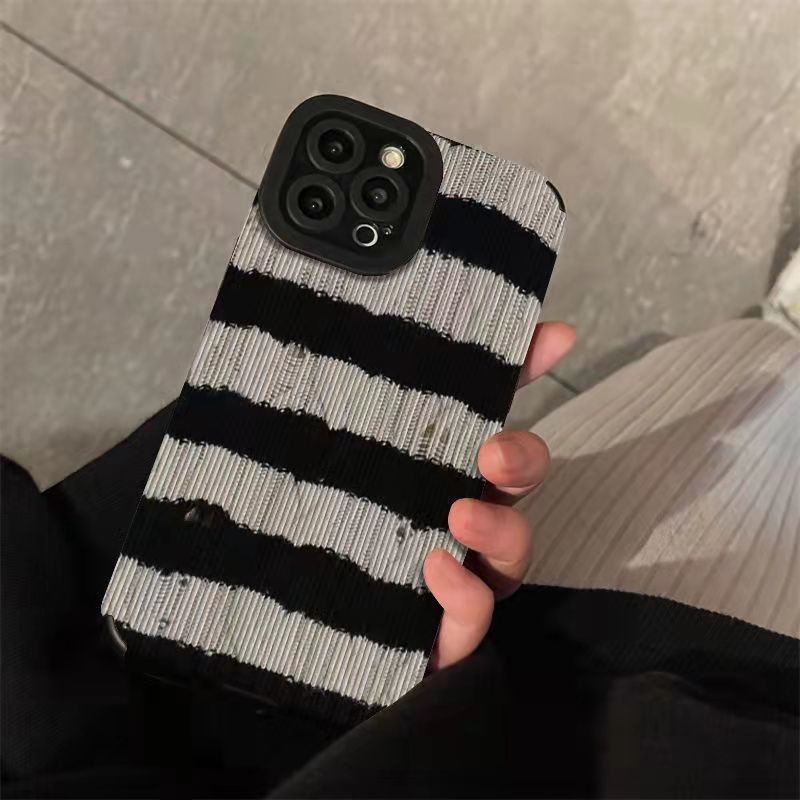 【Lamb Skin】Black and White Sweater Leather Soft Case for IPhone 6S 7 Plus 8 Plus X XS XR XS Max 11 13 12 14 PRO Max 14 Plus 12 13 Mini Ins Fashion Twisted Stripe Girl Women's Gift