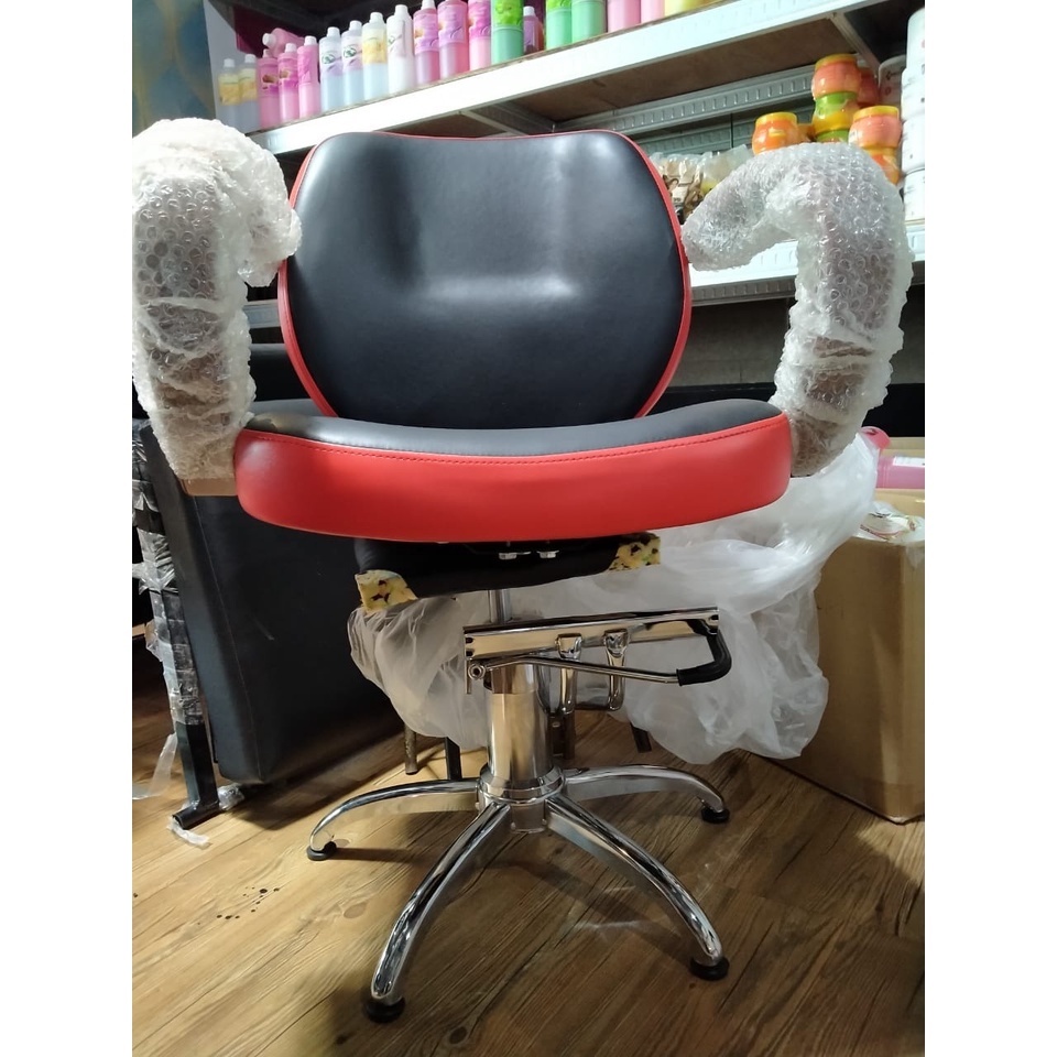 Import Quality  . KURSI SALON GAGANG KAYU 692