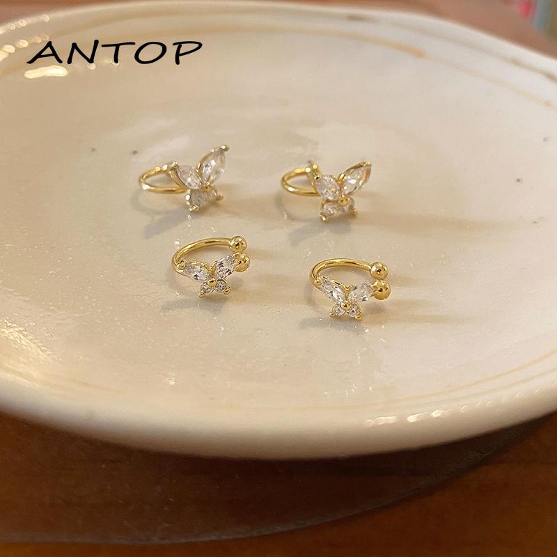 [antop] Anting Klip Desain Kupu-Kupu Kristal Warna Emas Gaya Korea Untuk Wanita