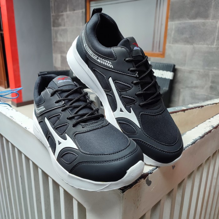 (COD) Sepatu Olahraga Besar Jumbo Big size ukuran 45 46 47 48 Sneakers - Hitam, 45