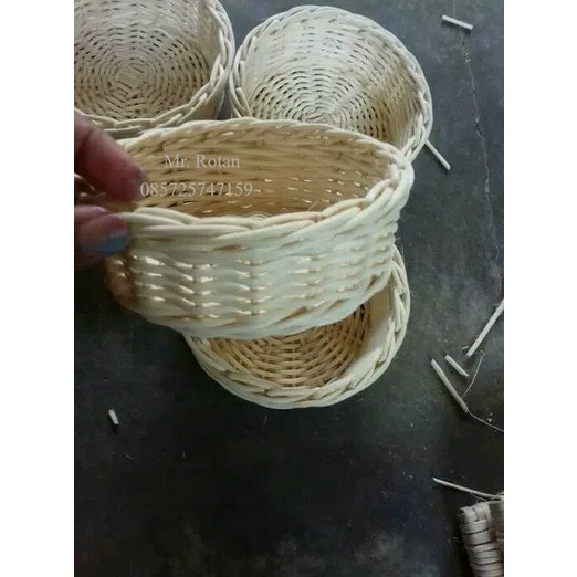 

keranjang rotan bulat pake cat
