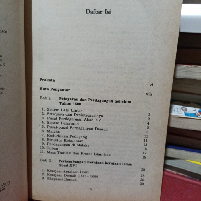 pengantar sejarah Indonesia baru 1500 - 1900 jilid 1 Sartono kartodird