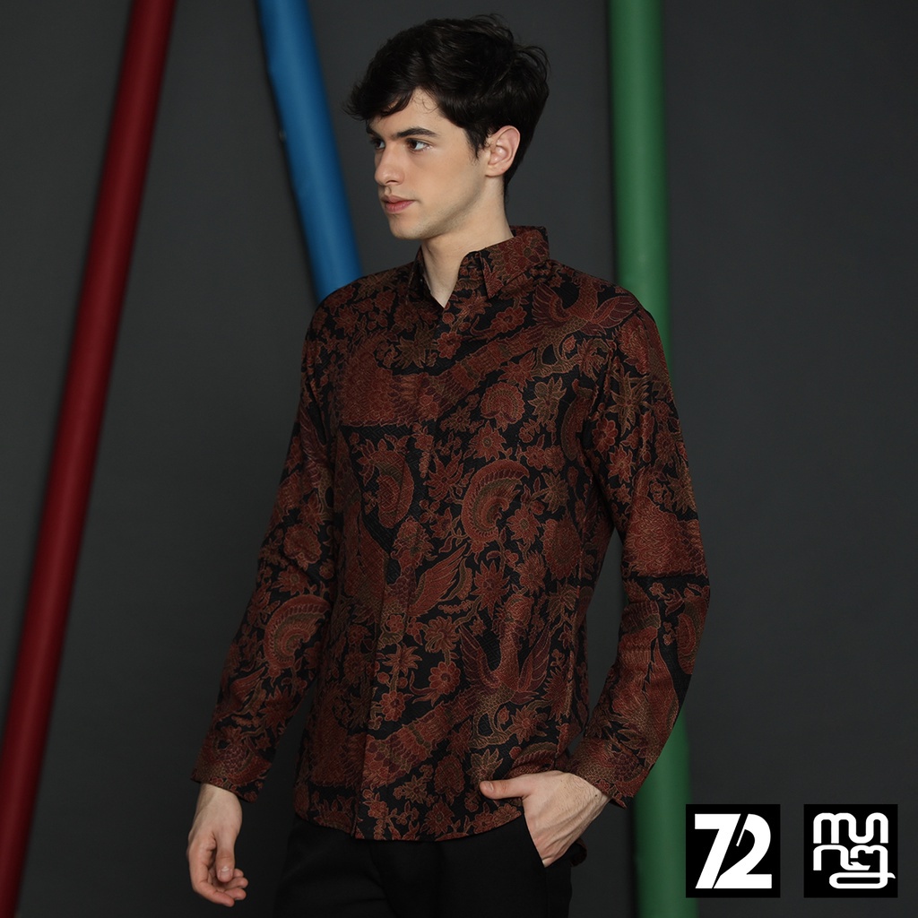 BATIK PRIA LENGAN PANJANG Kemeja Hem Slimfit Premium Motif Merak Warna Hitam Coklat 723585 Cap 72