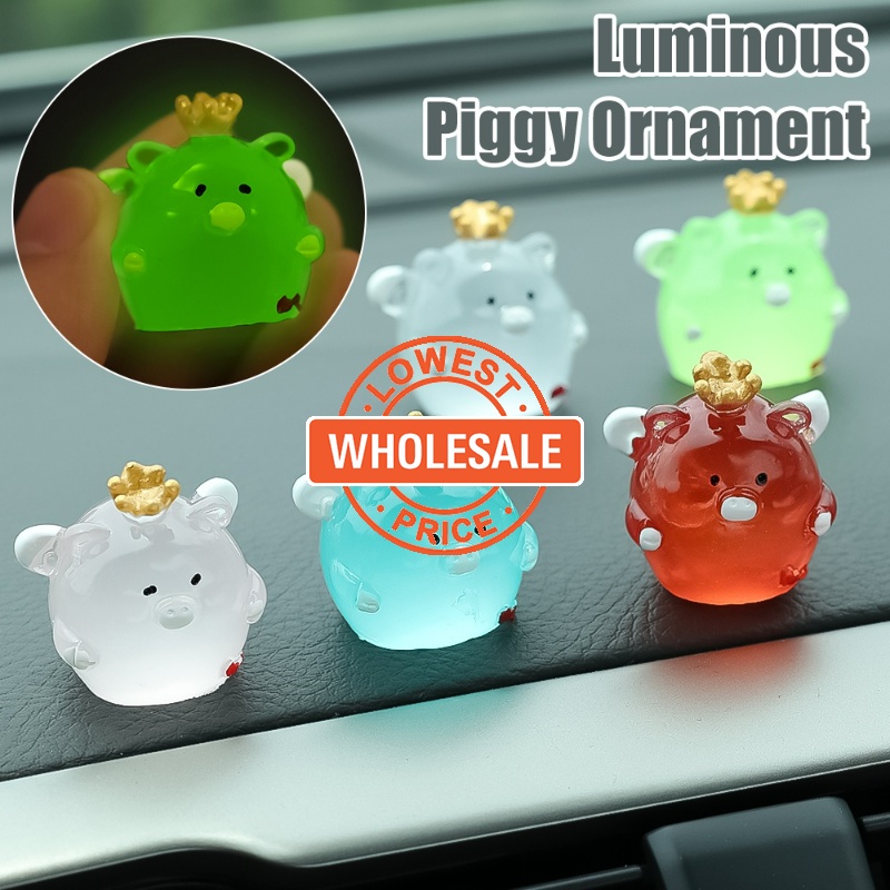 [Harga Grosir] Bercahaya Mahkota Piggy Resin Ornamen Bercahaya Dalam Gelap Miniatur Taman Kerajinan Patung Hewan Babi Kecil Yang Lucu Patung Lanskap Mikro Mobil Rumah DIY Dekorasi Aksesoris