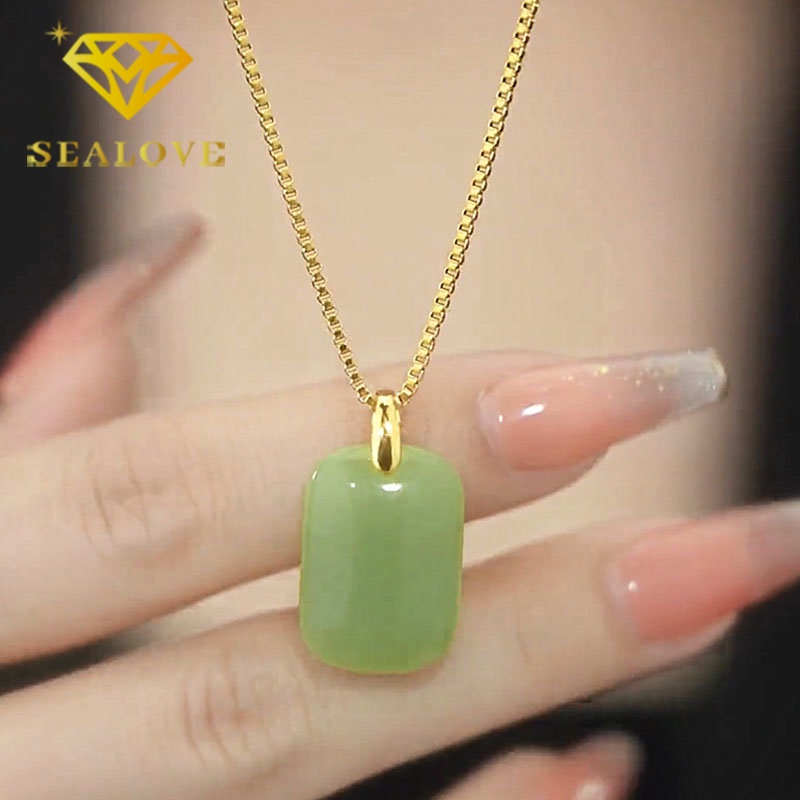 Kalung Titanium Wanita Giok Hetian Keberuntungan Emas 18K Anti Karat Elegan Simple Fashion Aksesoris Perhiasan