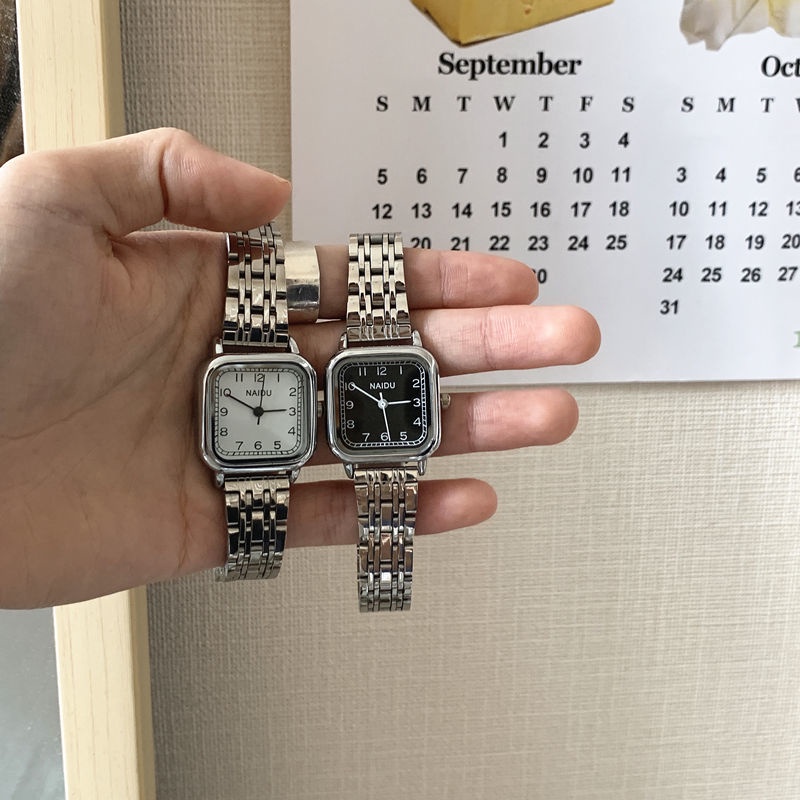 Jam tangan kuarsa digital wanita, sederhana retro persegi kecil