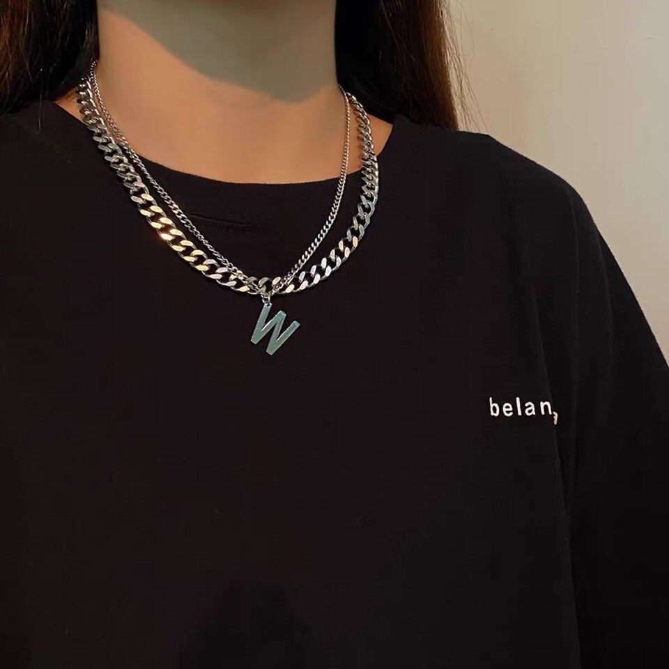 Kalung Rantai Gaya Keren Unik Eropa Amerika W Huruf Rantai Klavikula Lapisan Ganda Hip Hop Keren All-Match Kalung Pendek Wanita