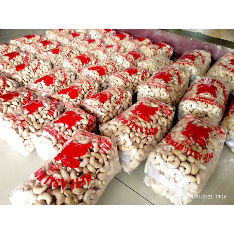 

ZAF KACANG METE WONOGIRI MENTAH SUPER ORIGINAL