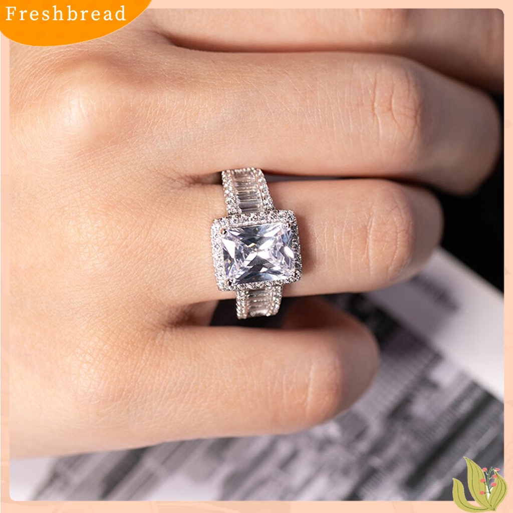 &lt; Freshbread &gt; Pernikahan Band Bersinar Persegi Berlian Imitasi Hypoallergenic Geometris Gaya Barat Hias Aksesori Bertatahkan Zirkon Lebar Band Cincin Wanita Perhiasan