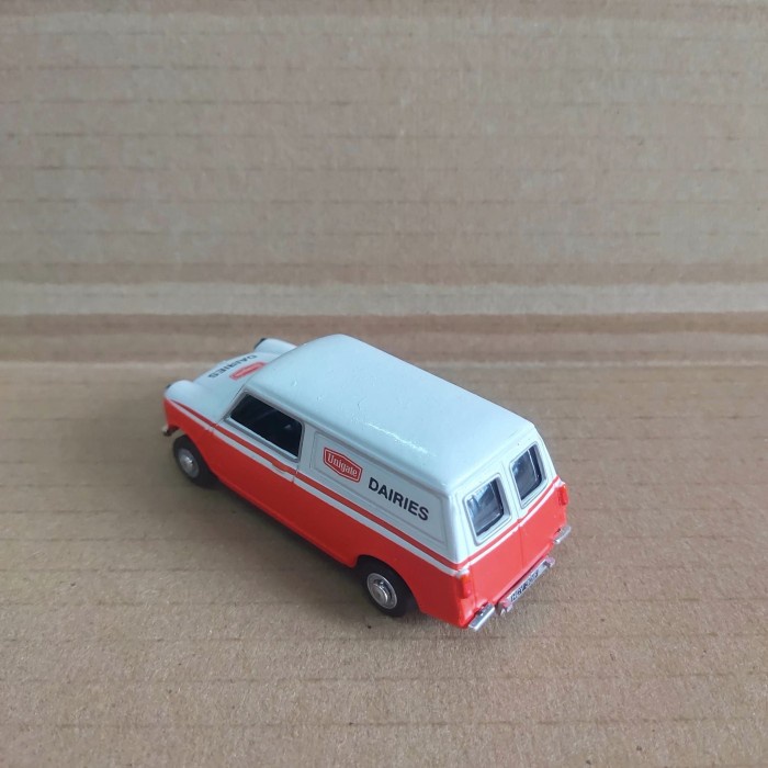 Oxford 1/43 Austin Morris Mini Panel Van Unigate Dairies Made in China