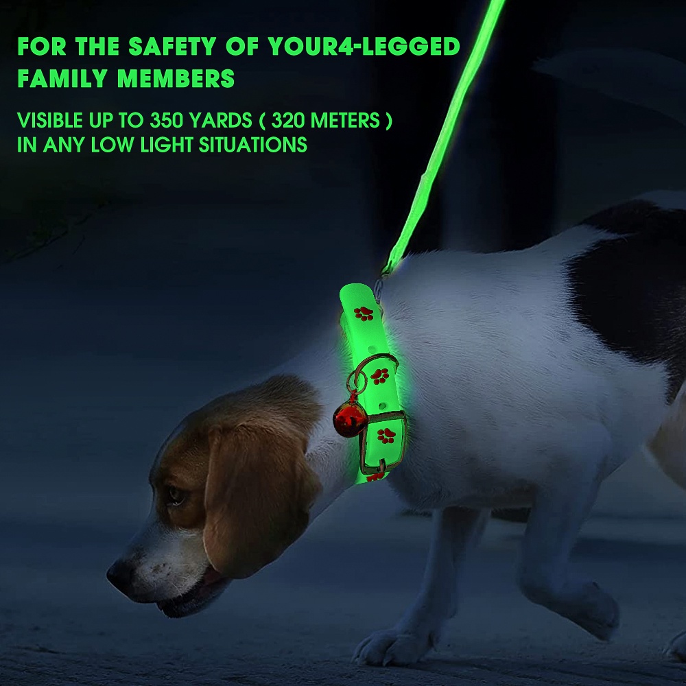 1pc Warna Acak Anjing Kucing Kalung Cat Dog Dress Up Collars Adjustable Luminous Silicone Fluorescent Pet Collars Dengan Bell Glow Di Malam Hari Nyaman Anti Hilang Cincin Leher