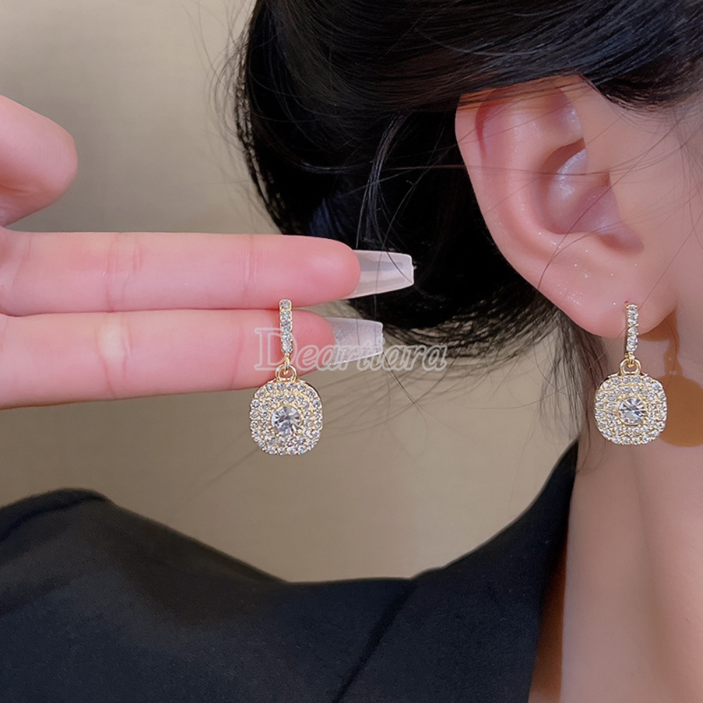 Vintage Fashion Desain Minimalis Dengan Anting Geometris Tertanam Berlian