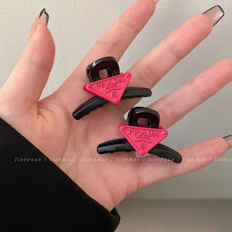 Sweet and Cute Triangle Mini Gripper Korea Candy Resin Hair Clip Jepit Rambut Mini Murah