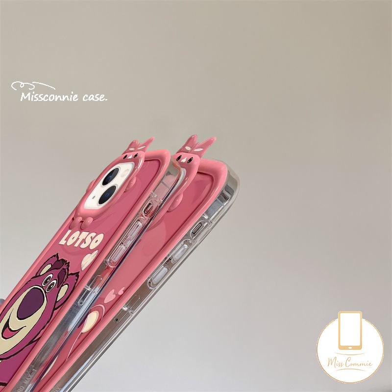 IPHONE Case Lensa Monster Kecil Ikatan Simpul 3D Kompatibel Untuk Iphone13 11 14 12 Pro Max 7Plus XR 87 6s 6 Plus XS Max X SE 2020 Pasangan Kartun Strawberry Bear Cute Manyo Soft Tpu Cover