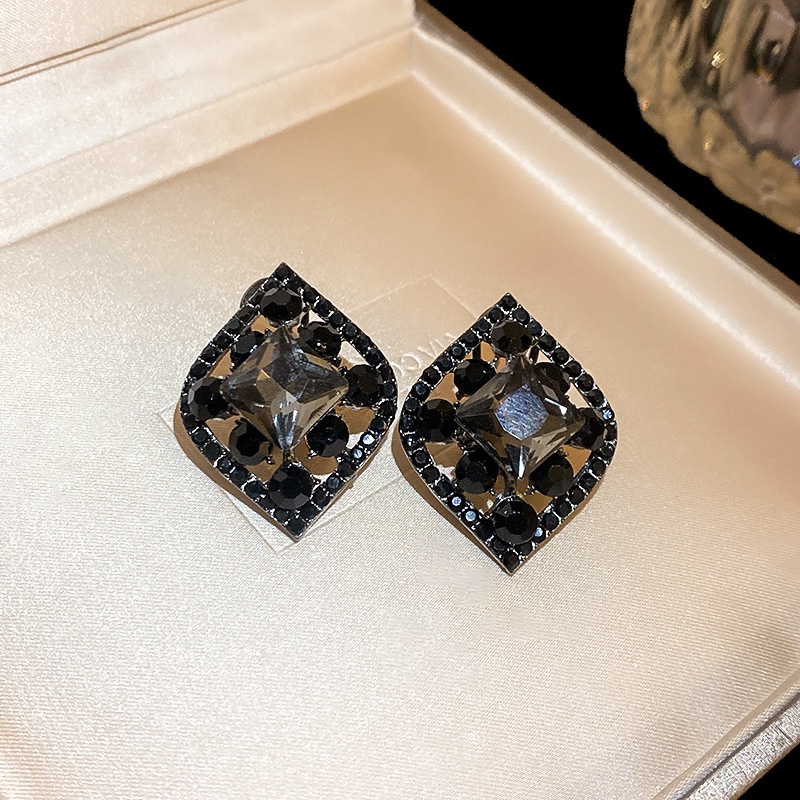 T Classy Berlian Hitam Kristal Gaya Baru Anting Desain Niche Fashion