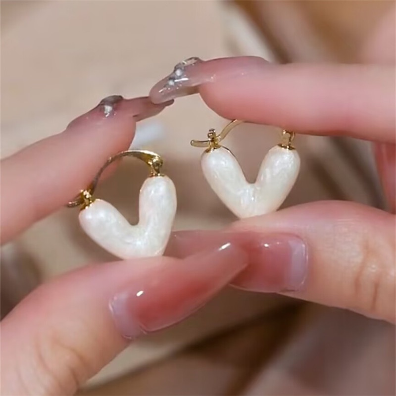 Ahel; logirl French Vintage Dropped Glaze Love Earrings Sederhana Dan Serbaguna Cahaya Anting Gaya Mewah Kecil Dan High End Ear Button Jewelry Grosir