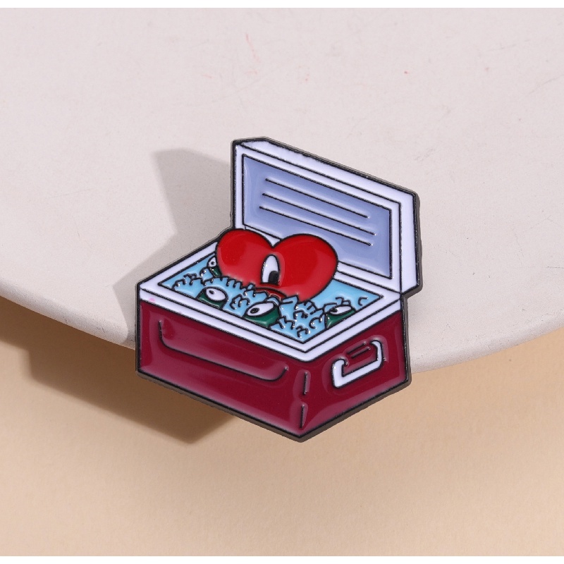 Bad Bunny Merah Hati Rapper Enamel Pin Kartun Musik Bros Pin Lencana Logam Kartun Perhiasan Hadiah Untuk Teman Penggemar