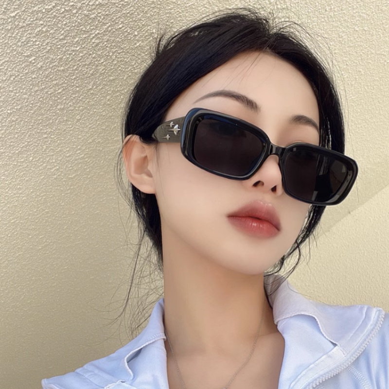 Papaozhu Chic Hitam UV400 Pelindung Persegi Panjang Kacamata Untuk Wanita Pria Trendi Anti Radiasi Mengemudi Kacamata Aesthetic Shades Outdoor Fashion Eyewear OOTD Ornaments