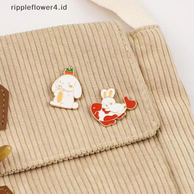 {rippleflower4.id} Bros Enamel Kelinci Tahun Baru Yang Lucu Kartun Lucky Red Carp Carrot Flower Bunny Year Badge Pakaian Lapel Pin Hadiah Perhiasan~