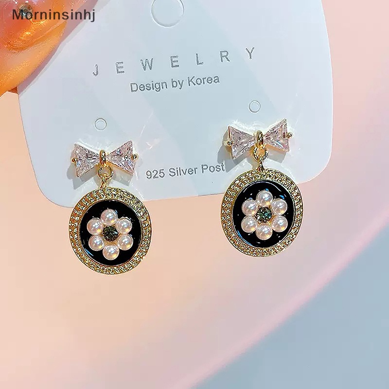 Mornin 1pasang French Vintage Pearl Flower Pendant Earrings Ikatan Simpul Cahaya Elegan Stud Earrings Untuk Wanita Fashion Perhiasan Hadiah id