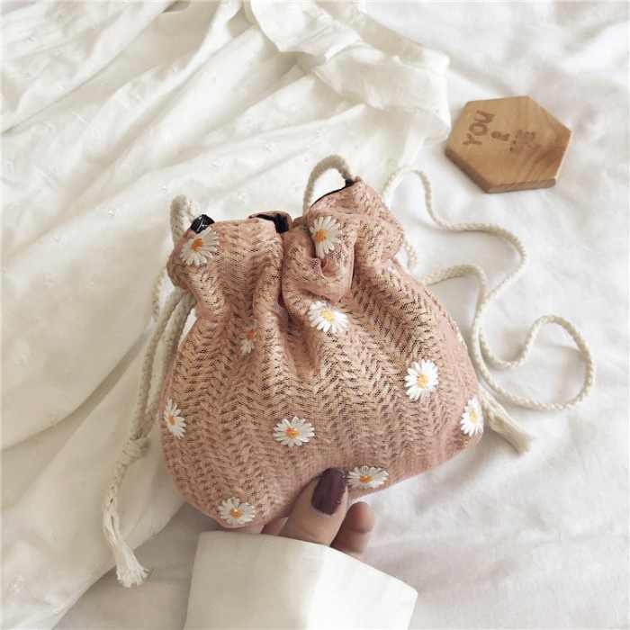 Promo - Tas Selempang Wanita Bucket Serut Bahan Anyaman Bunga Daisy - Pink - Sedia tas wanita kekini